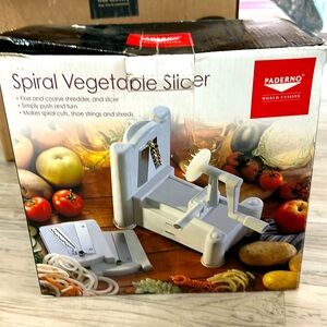 Paderno world cuisine spiral vegetable slicer